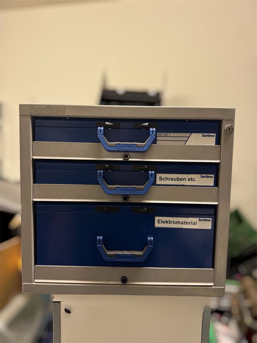 Systemes d'archivage: Sortimo Schubladenbox mit Schrauben und Elektromaterial – D'occasion à Kloten par dri_p76r