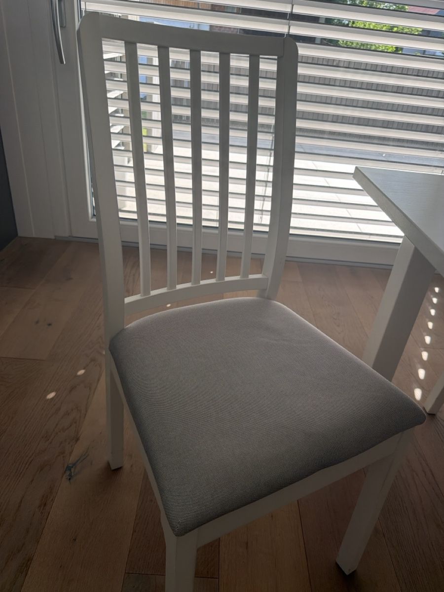Ikea Set di tavolo e panche: IKEA NÄSINGE extendable dining table + 4 chairs (+ bench) – Usato da Hägendorf venduto da and_s9dd 1