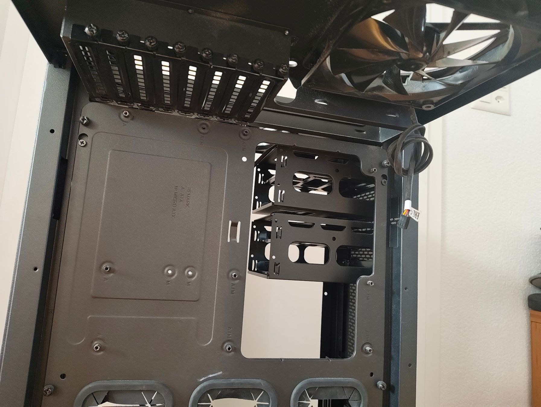 Thermaltake Custodie: Thermaltake The Tower 900, schwarz – Usato da Turgi venduto da Benaya 4