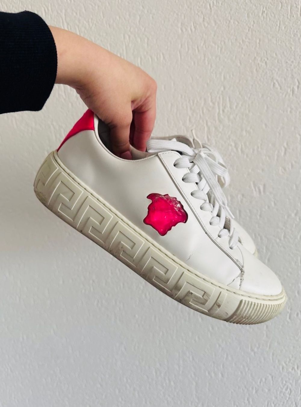 Versace Chaussures femmes: Versace Greca Sneakers – D'occasion à Genève par lac_pf6t 1
