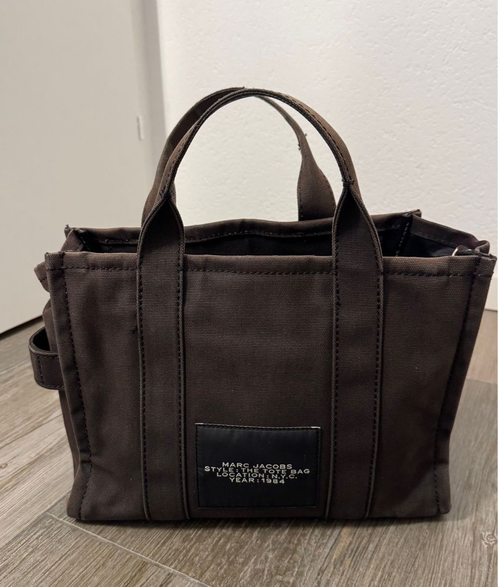 Marc Jacobs Borse da donna: Marc Jacobs "The Tote Bag" Canvas Tote Braun - Medium/ Small – Usato da Tann venduto da pet_btt2 1