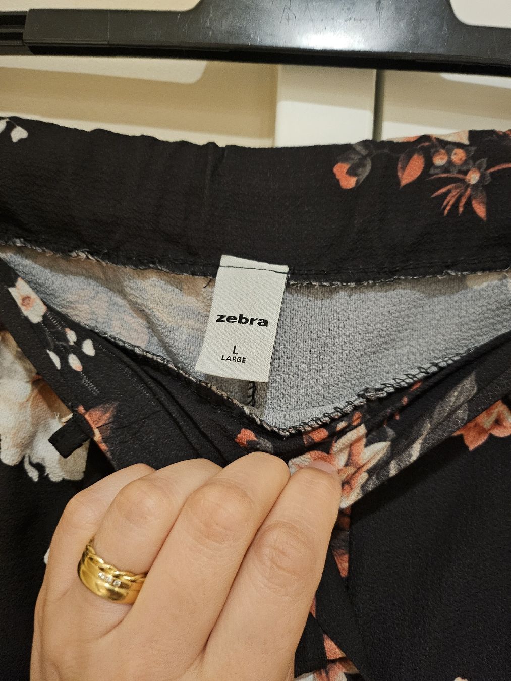 Zebra Pantaloni: Culotte mit Blumenprint gr.L Zebra – Usato da Allschwil venduto da na.wi.90 2
