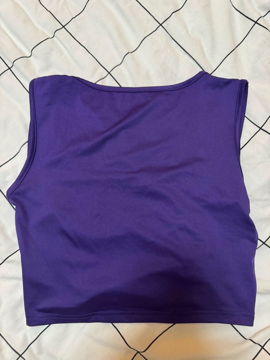 Top: Crop Top – Nuovo (secondo la descrizione) da Lyss venduto da sandra19613 1