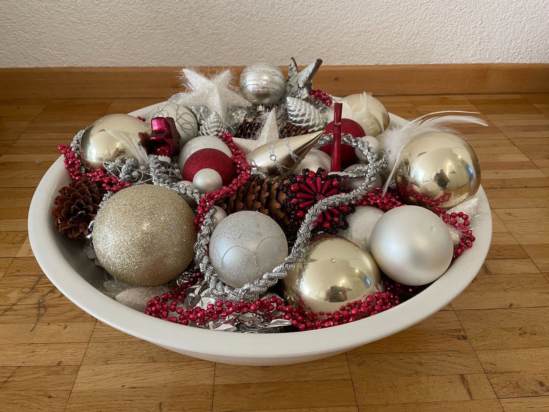 Schalen: Weihnachtsdeko-Schale inkl. Inhalt – Gebraucht aus Bern von Lexis6 1