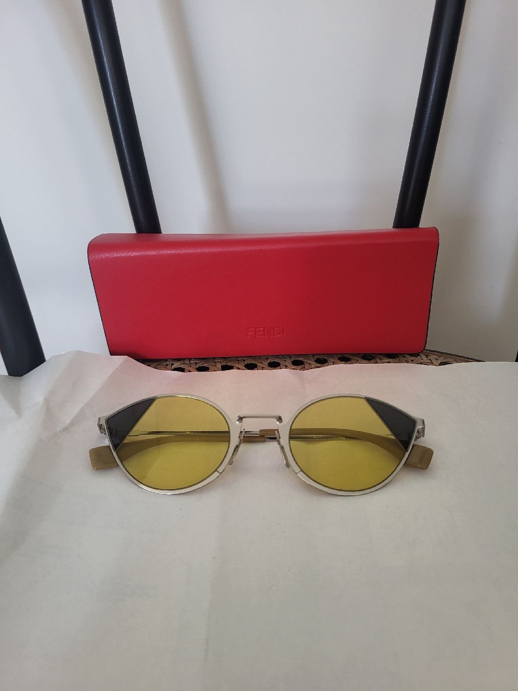 Fendi Occhiali & Lenti: Authentische Fendi-Sonnenbrille – Nuovo (secondo la descrizione) da Zweisimmen venduto da Adorable