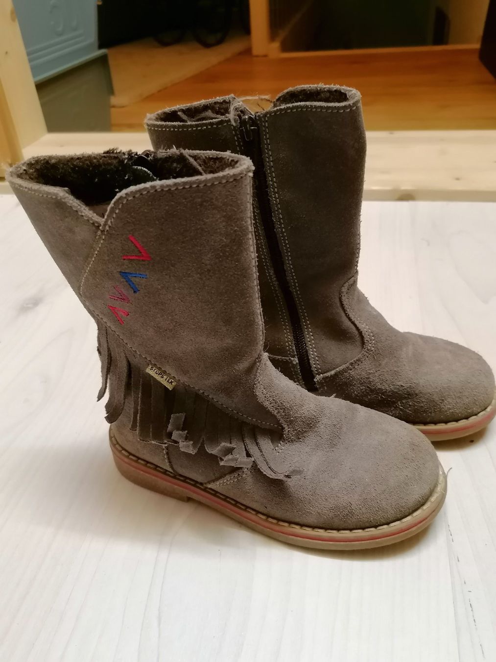 Scarpe per ragazze: Bottes, chaussures, hiver – Usato da Montcherand venduto da petiteoune75 1