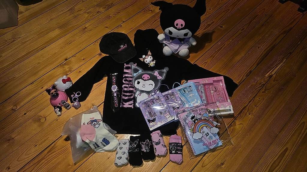 Sanrio Spielzeuge: Riesiges XXL Kuromi Set – Neu (gemäss Beschreibung) aus Grosswangen von Glod