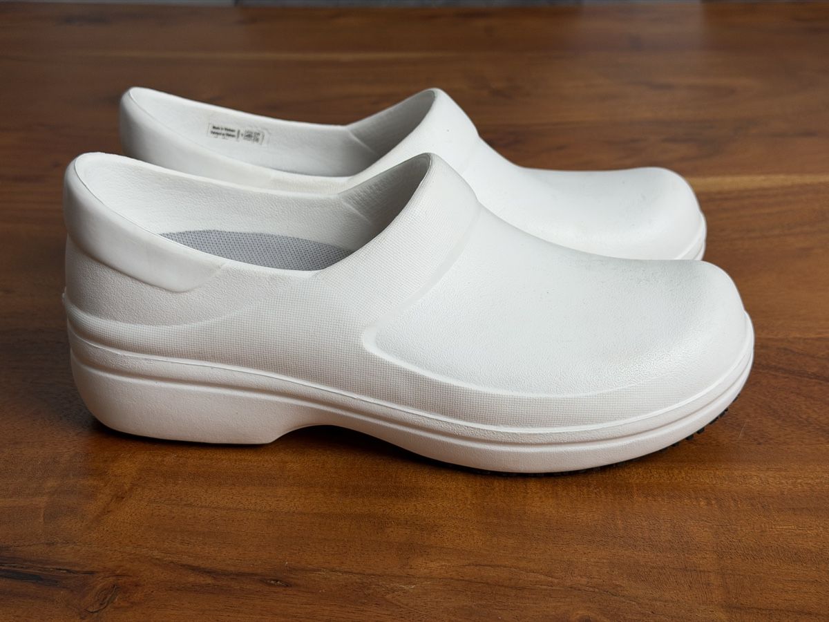 Crocs Scarpe da uomo: Crocs Bistro Work Clogs Weiss Grösse M6 / W8  – Usato da Gossau SG venduto da Alex_Tech 4