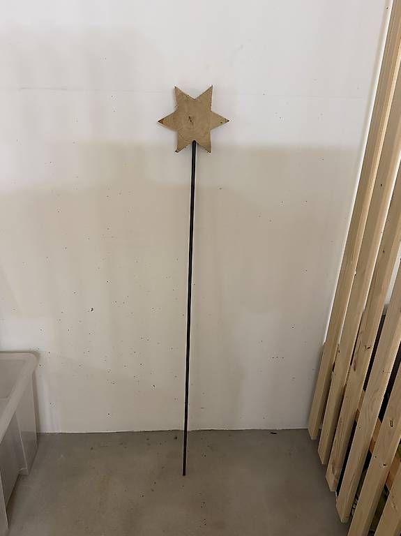 Alle Dekorationen: Deko-Gartenstecker mit Holzstern  gratis – Gebraucht aus Münchwilen AG von Dobby24