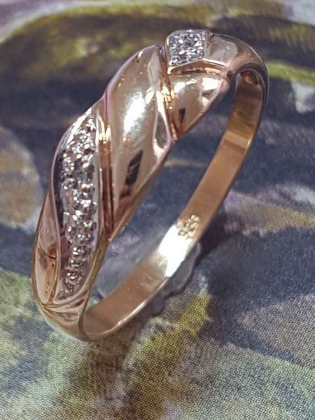 Bagues: Stilvoller Ring mit 4 Diamanten – Neuf (Voir description) à Unterägeri par Altgoldschmuck
