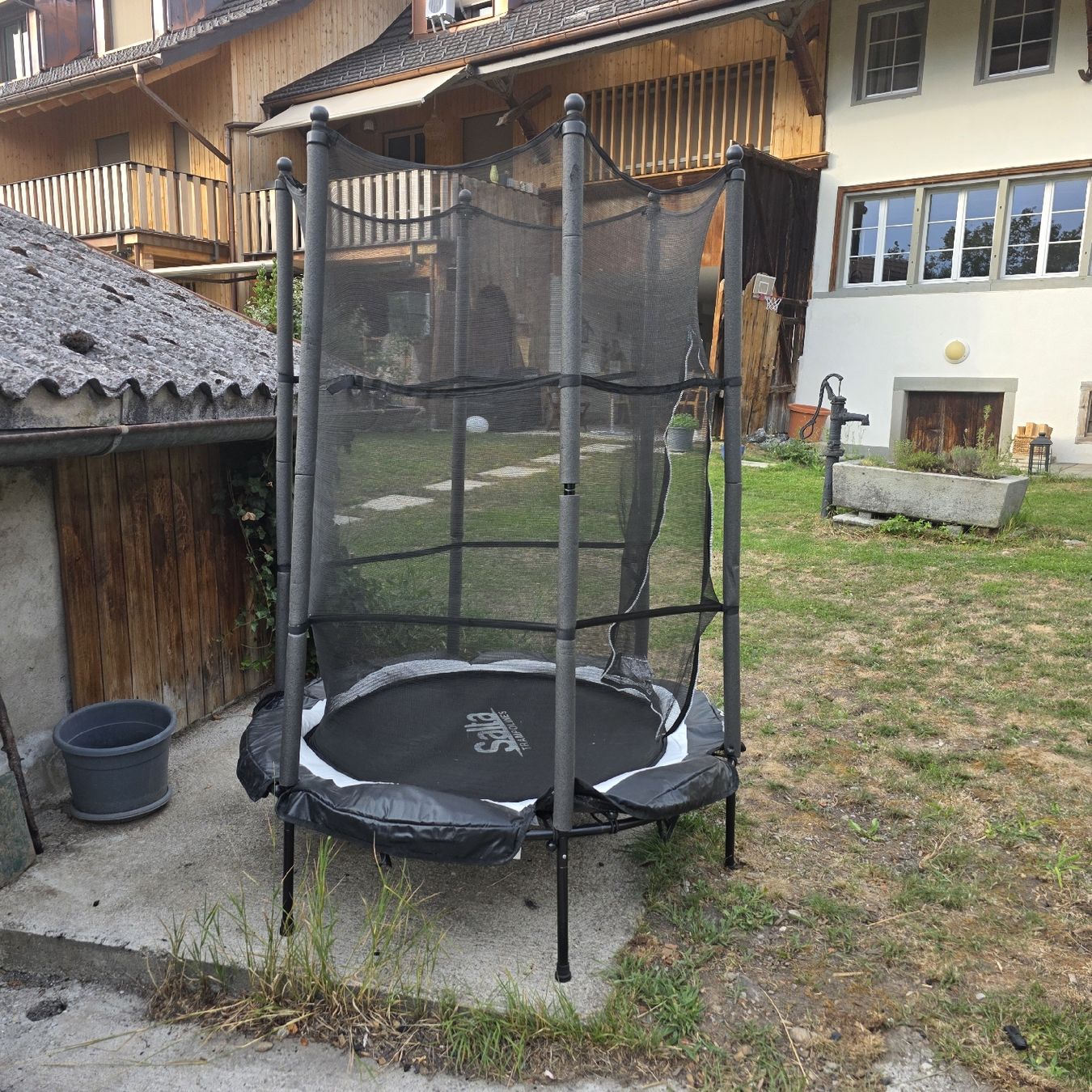 Salta Trampoline: Salta Trampolin mit entsprechenden Gebrauchsspuren – Gebraucht aus Gutenswil von Churri1974