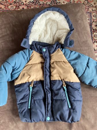Windjacke Steppjacke neuwertig, Body Hose Grösse 80