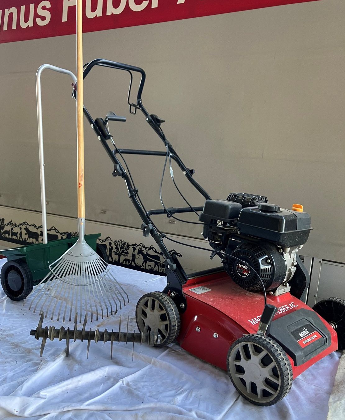 Mtd Attrezzi per la lavorazione del suolo: Vertikutierer zu vermieten – Usato da Stetten AG venduto da Bambusforhome 3
