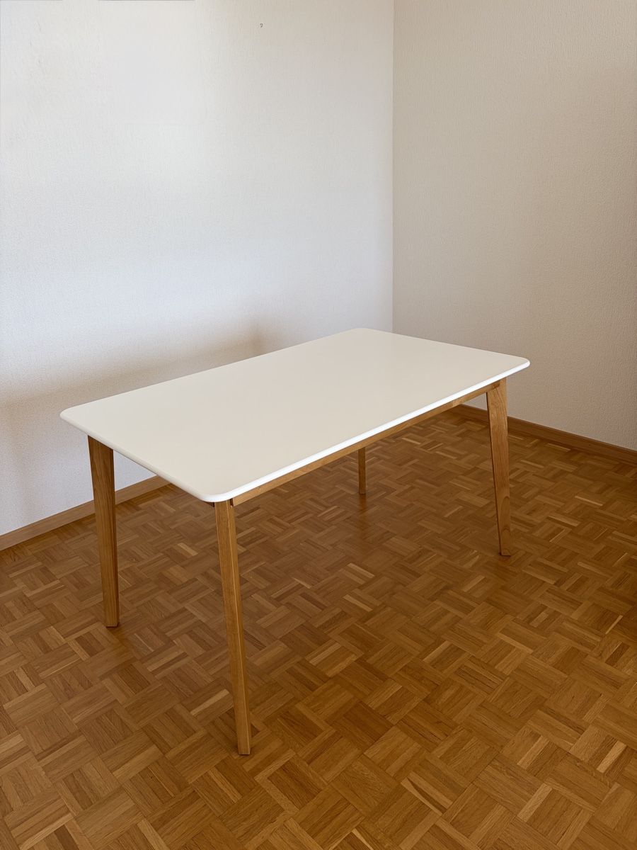 Jysk Tische: Table à manger | Bois & Blanc – Gebraucht aus Lausanne von mal_knc5