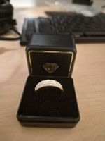 Ring mit Zirkonia Steinen, tolles Weihnachtsgeschenk!
