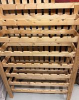 Grosses Weinregal aus Holz  viele Flaschenplätze
