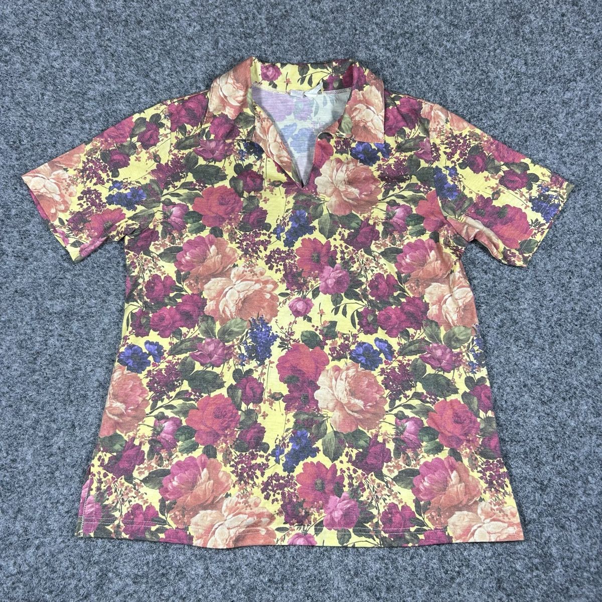 Magliette Polo: Floral polo vintage  – Usato da La Sagne NE venduto da Matlasape