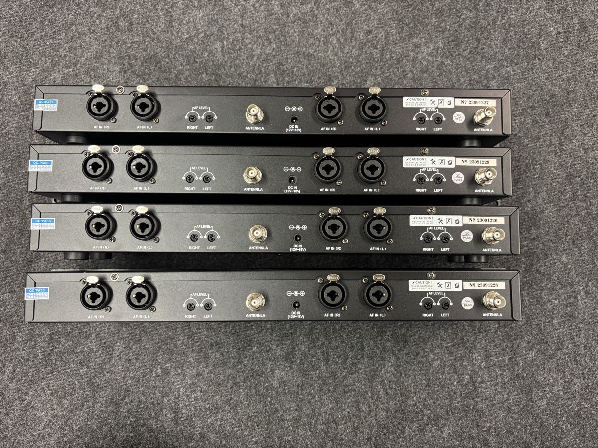 Musikinstrumente: In Ear System mit Antennencombiner – Gebraucht aus Altdorf UR von littlevillage 1