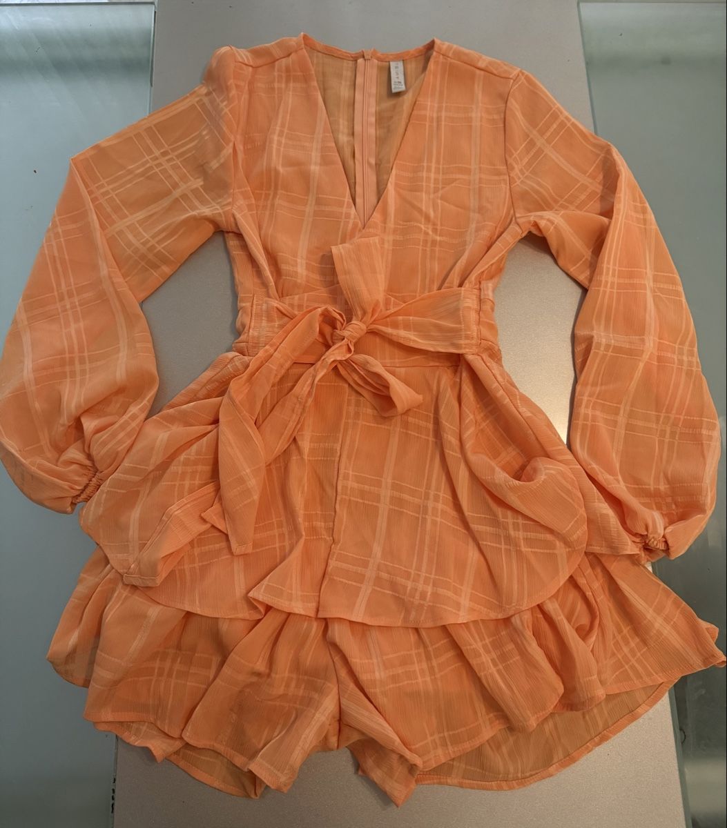 Tute: Orange Plaid Romper Ruffle Layered Sleeve  – Usato da Spreitenbach venduto da Sesil
