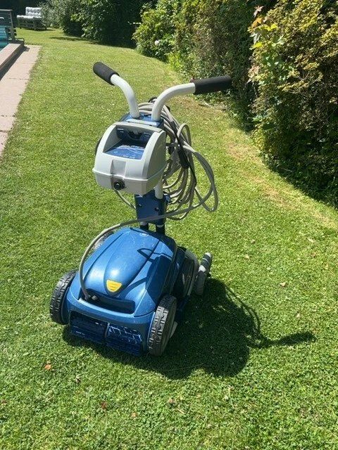 Accessori per Piscine: Zodiac Vortex 3 Poolroboter mit Caddy | 18 m Kabel – Usato da Merzligen venduto da Koubi
