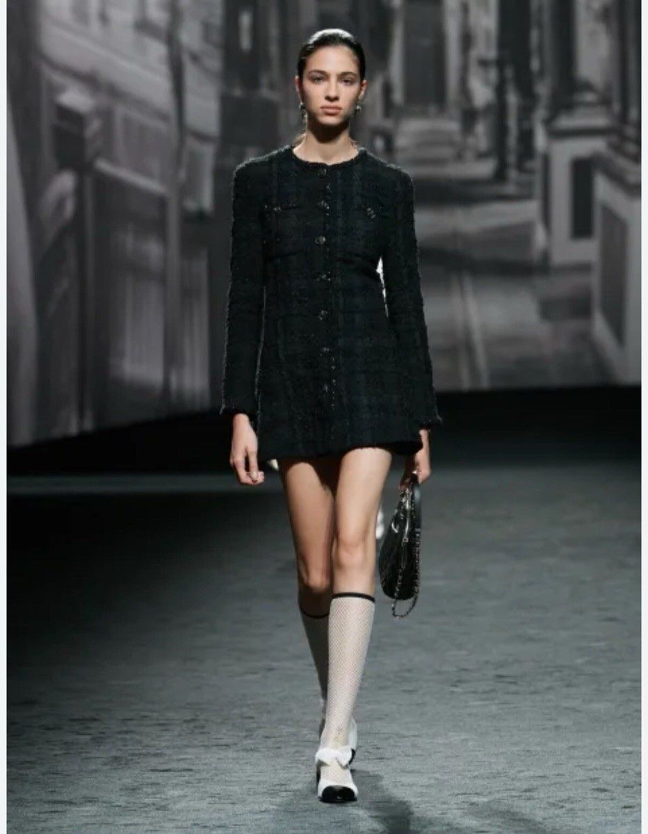Chanel Giacche: Chanel Tweed 2023 Runway Jacket – Nuovo (secondo la descrizione) da Meilen venduto da ana_nln9 8