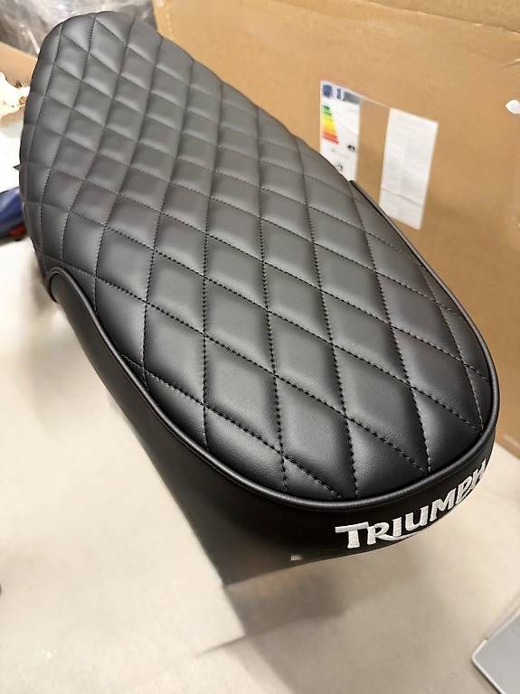 Alle Motorradersatzteile: Triumph Scrambler 1200 XE Custom Sitzbank  – Gebraucht aus Kloten von AV_DC 1