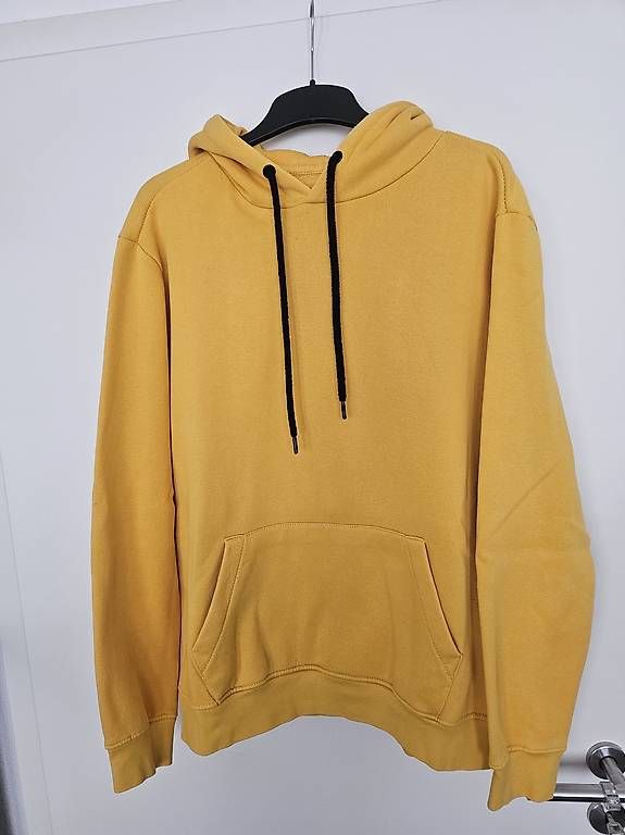 Maglioni & Felpe: Hoodie – Usato da Möhlin venduto da luc_hlv7