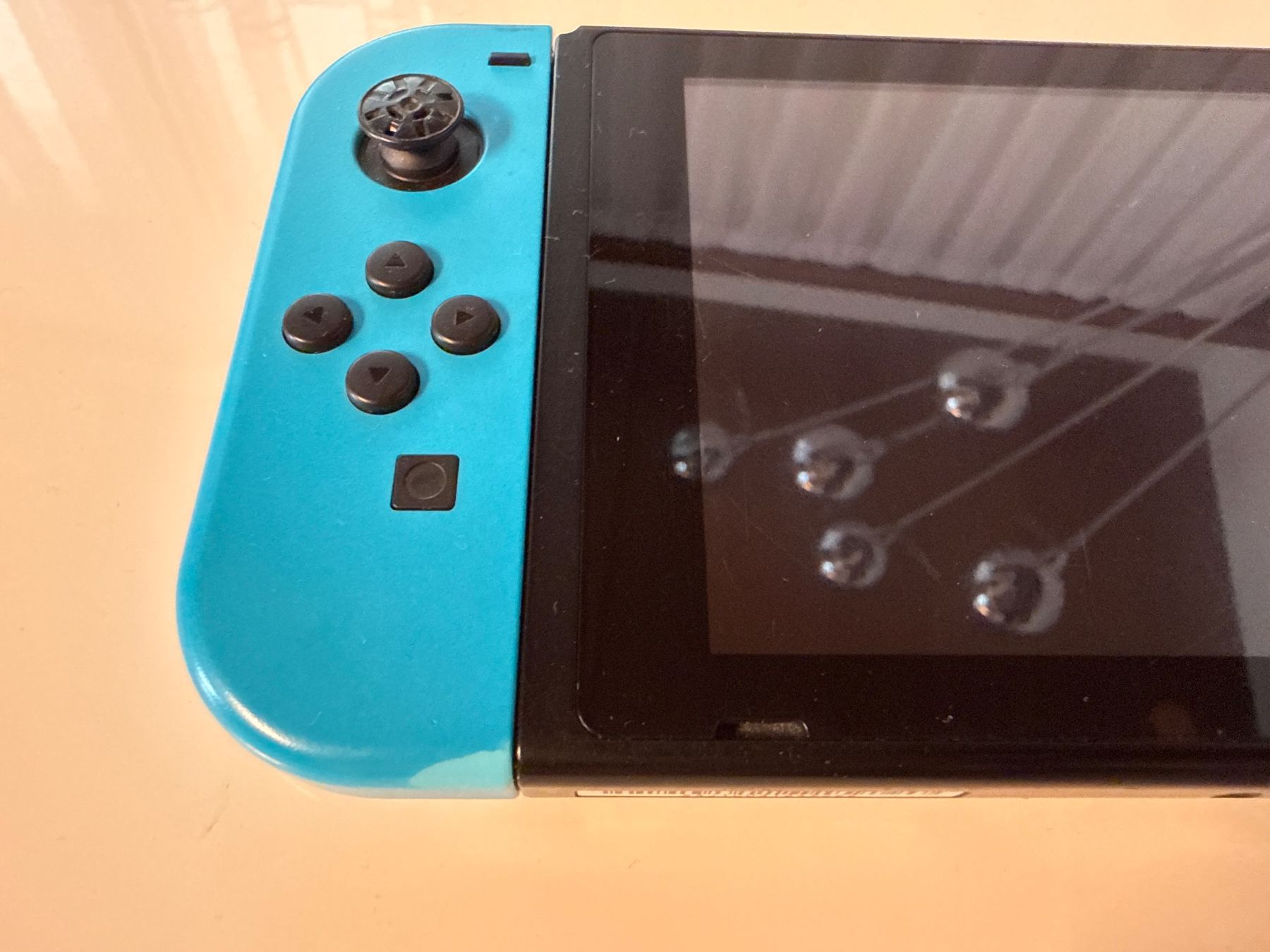 Nintendo Konsolen: Nintendo Switch Konsole  Defekt. – Gebraucht aus Niederbipp von nbf_qy2d 2