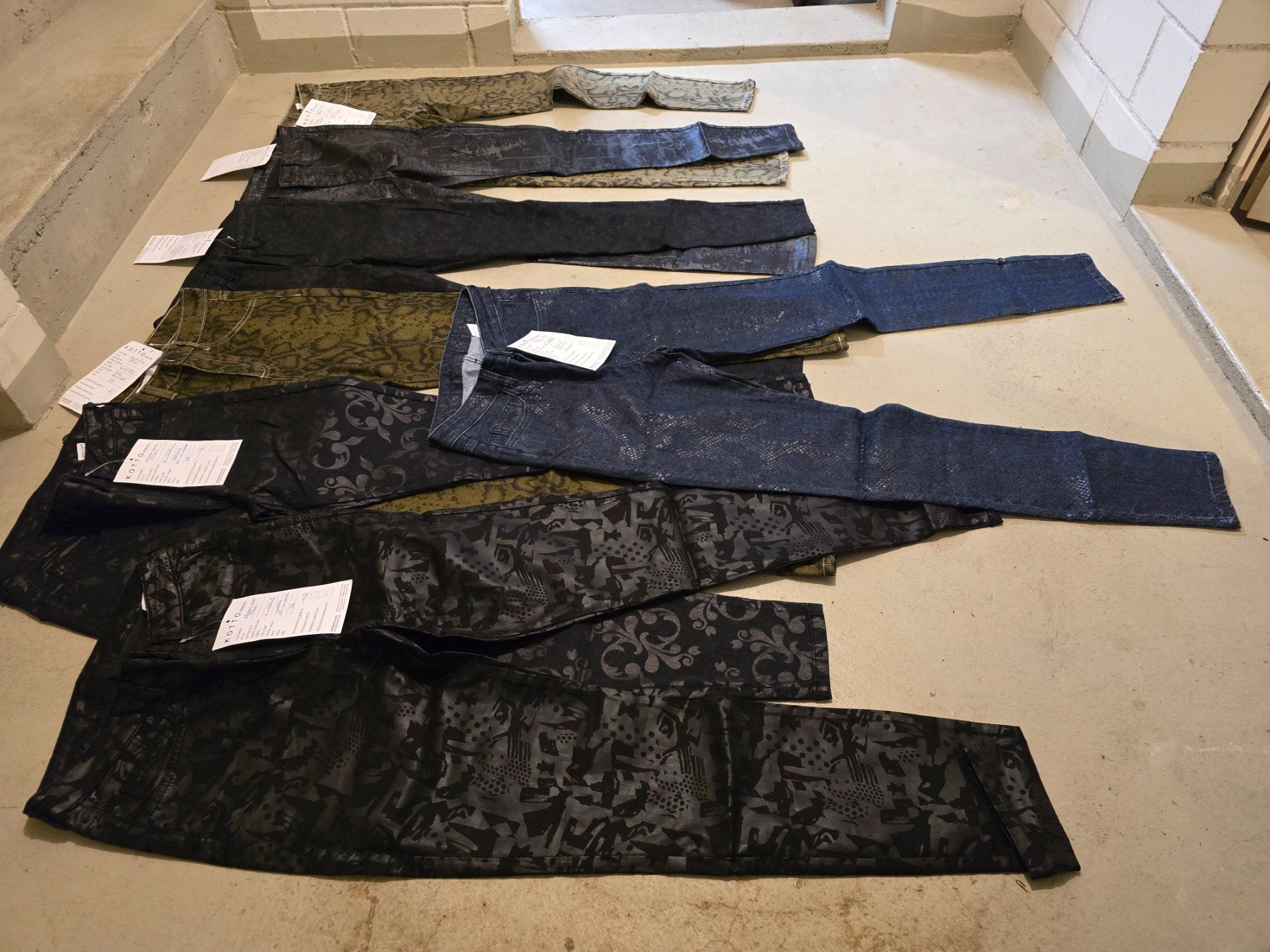 Pantaloni: Kotto textil Hosen grösse 38 – Nuovo e nell'imballaggio originale da Schönenwerd venduto da Chez_Mimi 1