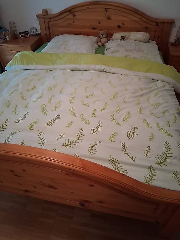 Letti: Bettumrandung mit 2 Nachttischli  – Usato da Horgen venduto da cla_bv5q
