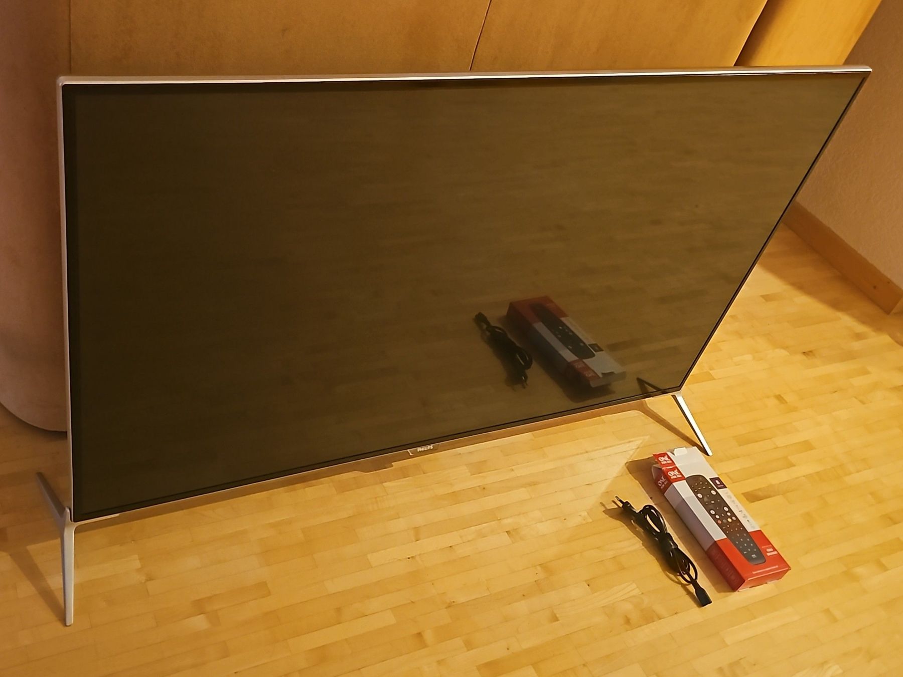 Philips Fernseher: Téléviseur Philips 49", avec défaut mais  réparable – Gebraucht aus Monthey von Chez-Dani-81 5