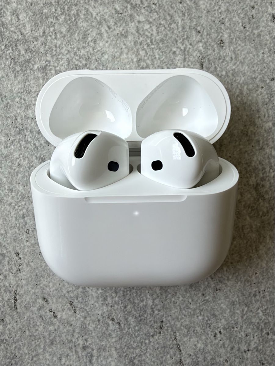 Apple Cuffie: Apple Airpods 4 – Usato da Horgen venduto da DH177 1