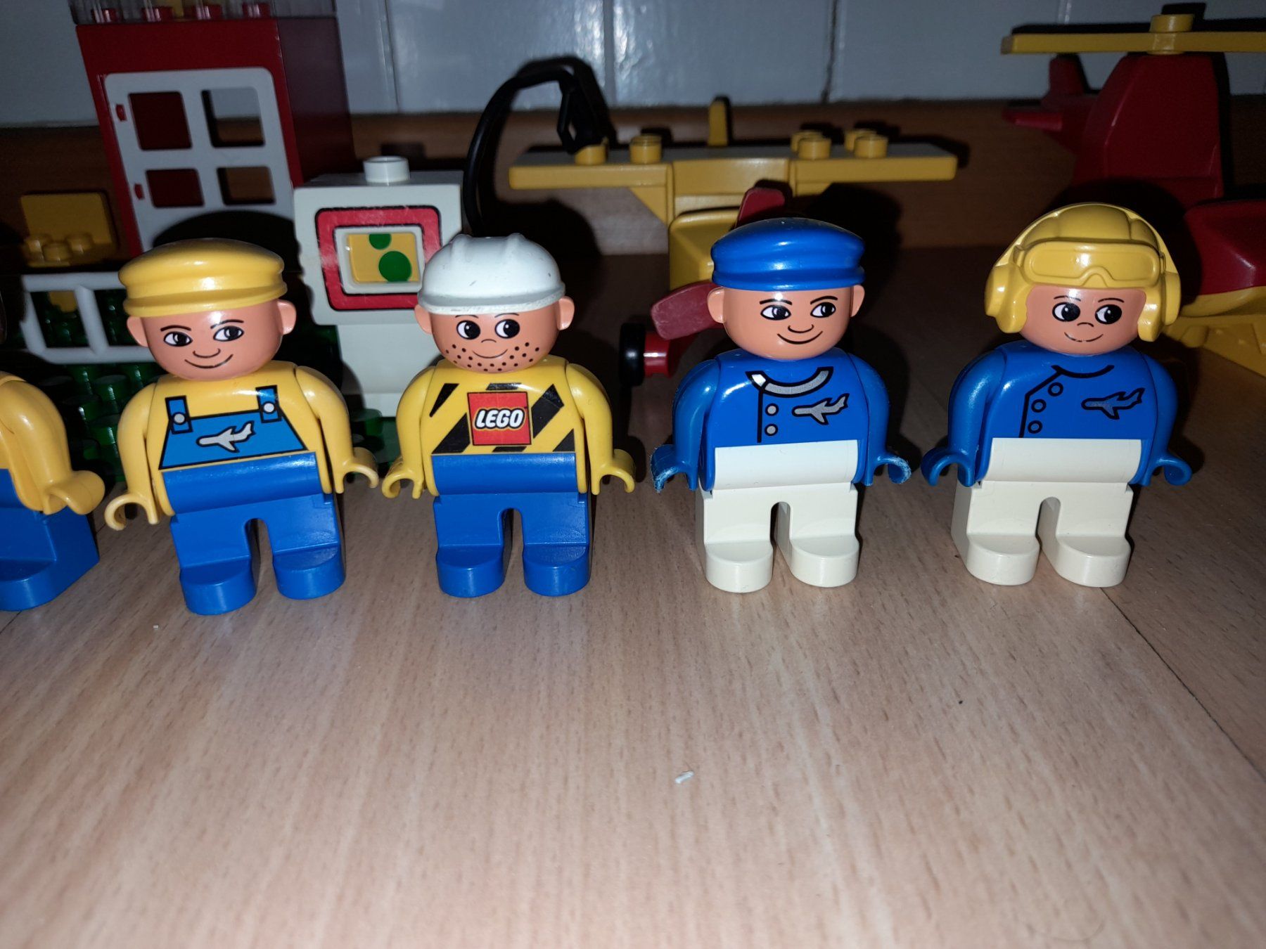 Lego Giocattoli: Lego Duplo Flughafen Klassiker – Usato da Wittenbach venduto da Gugielmo 4