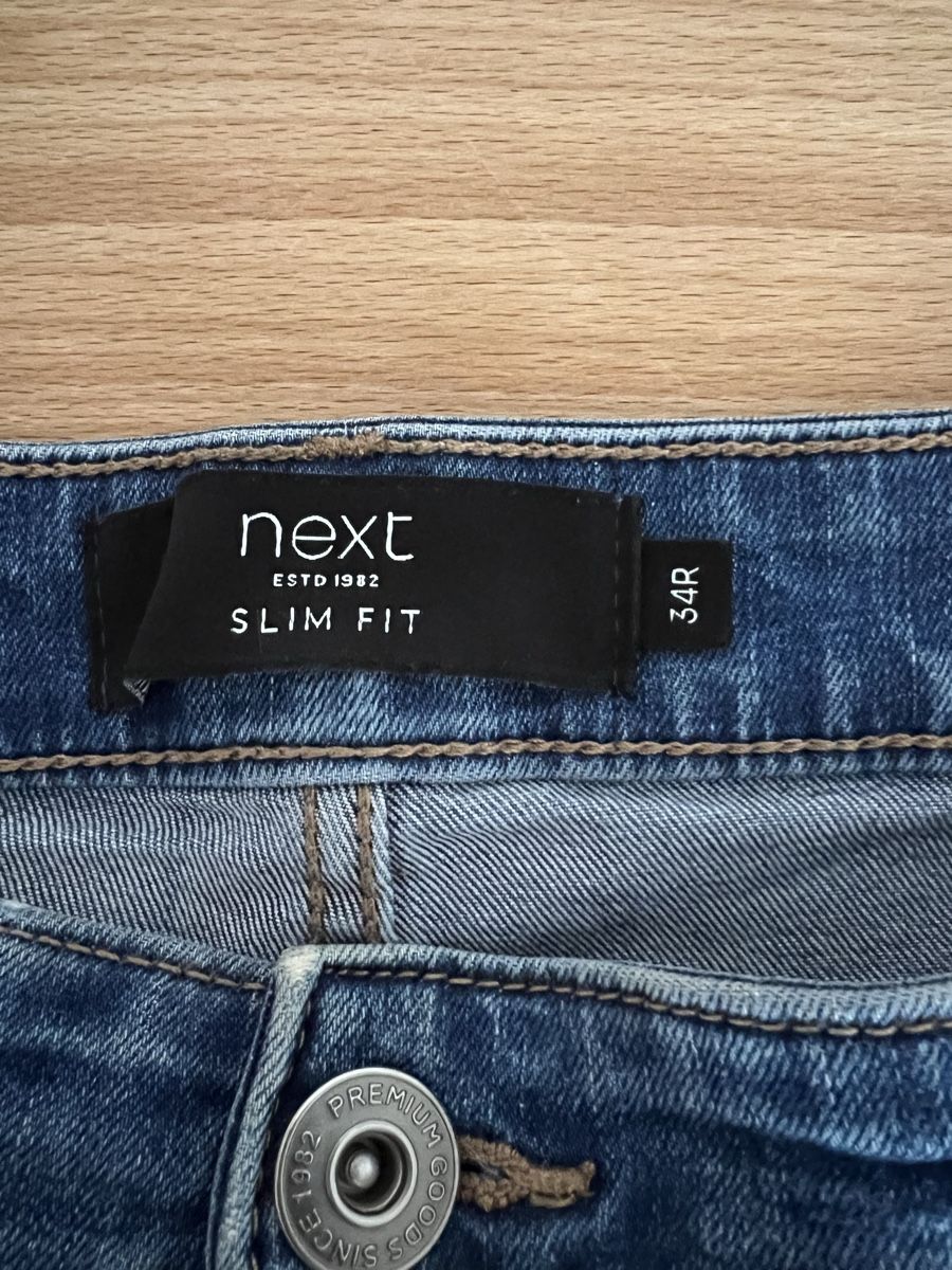 Jeans: 3 kurze Jeans Gr 34  – Usato da Mümliswil venduto da Soccerpat 7