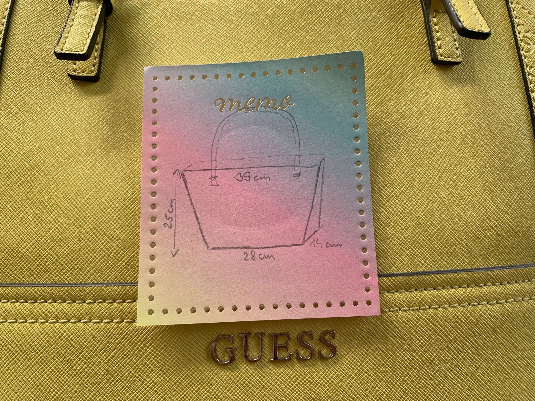 Guess Taschen für Damen: GUESS Shopper Handtasche pastell gelb – Gebraucht aus Emmenbrücke von little.treasures 7