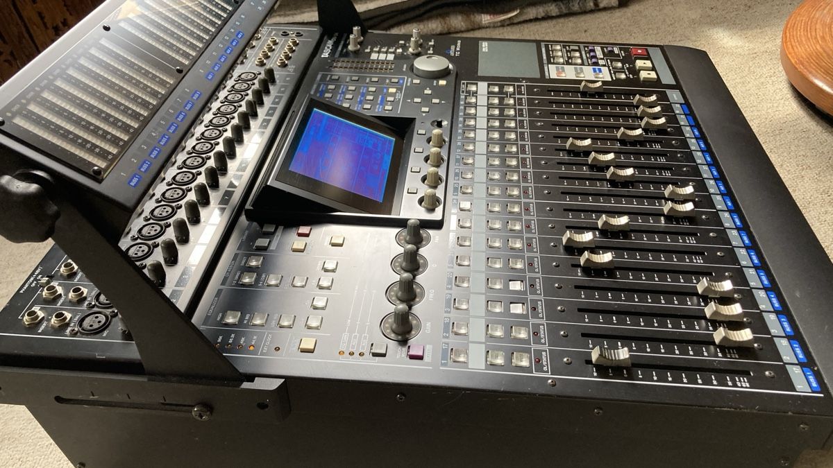 Tascam Console di mixaggio: Tascam DM-24 Digital Mischpult – Usato da Chevenez venduto da Electro-Rick 1