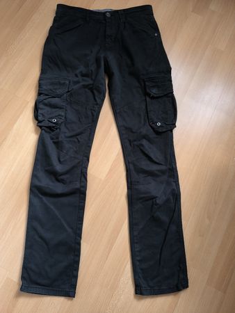 Schwarze Hose Grösse 170/176