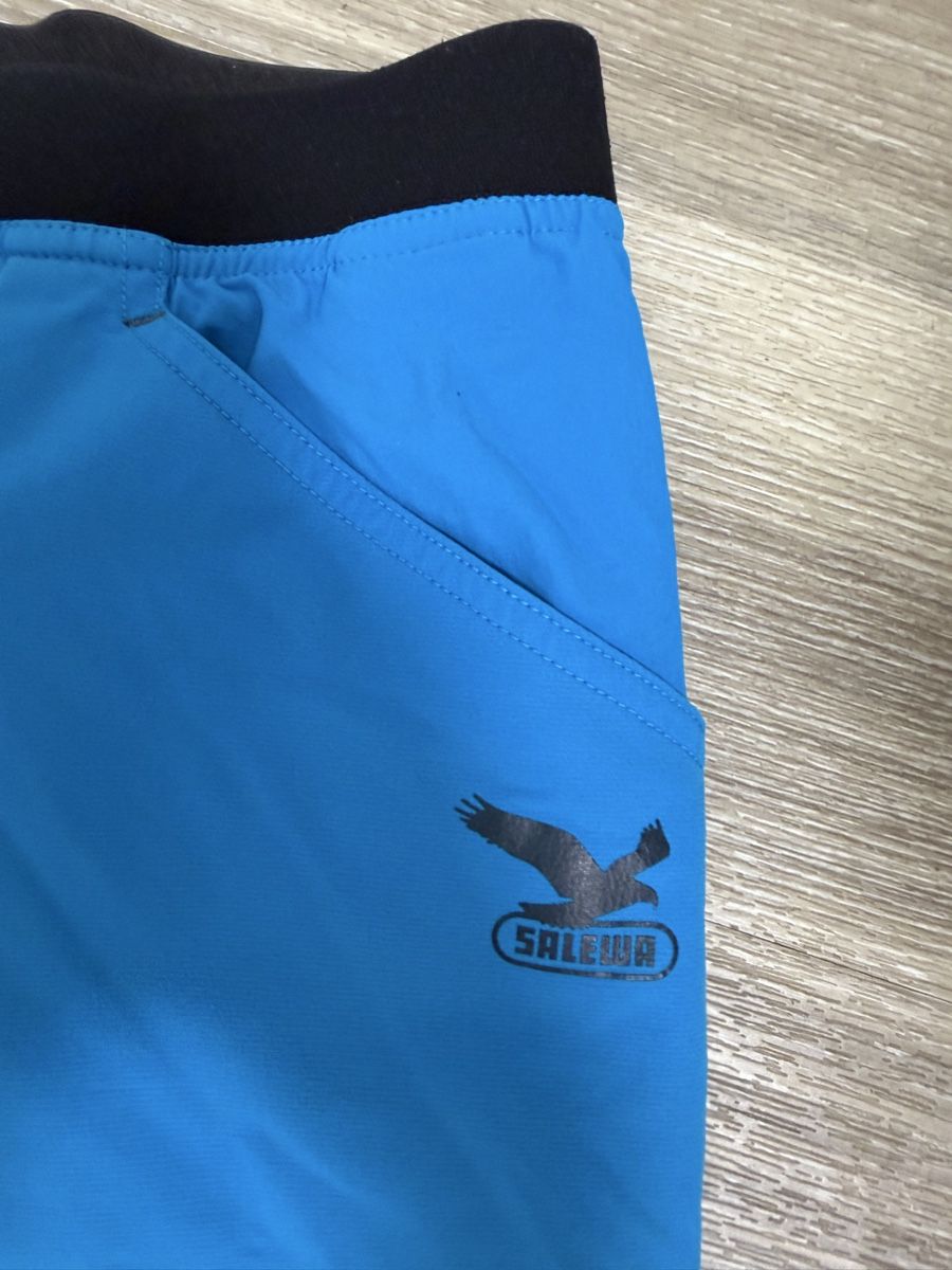 Salewa Pantaloni: Coole Sporthose Klettern etc  Salewa S – Usato da Rüdlingen venduto da Lichee 2