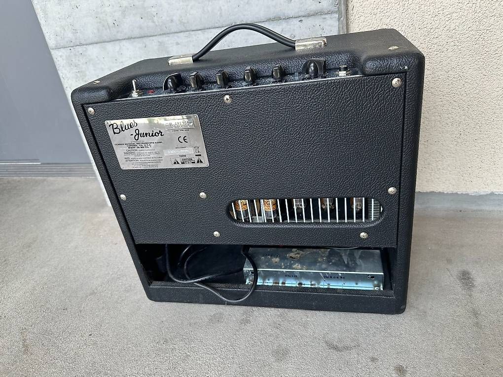 Fender Amplificateurs: Fender Blues Junior - Gitarren Amp / Verstärker – D'occasion à Zürich par sg03 1
