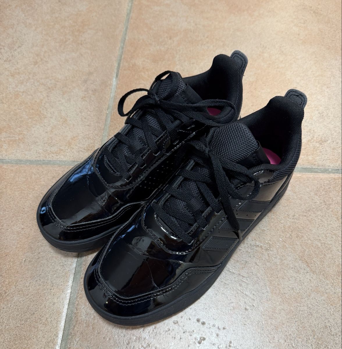 Adidas Scarpe da donna: Adidas Sneaker Lack - neuwertig – Nuovo (secondo la descrizione) da Aeugst am Albis venduto da Bussel 1