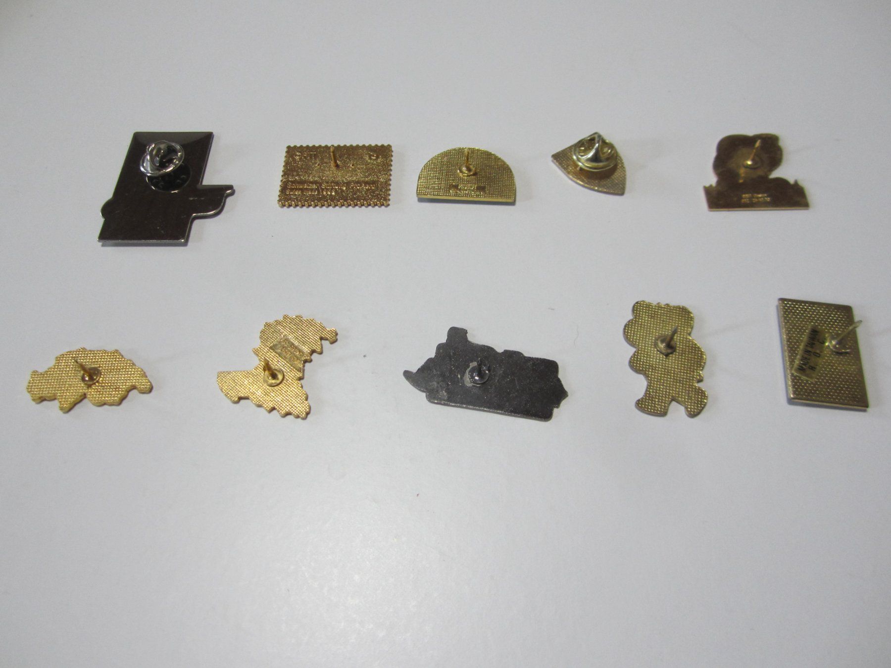Plaquettes & Badges: Pin's – Neuf (Voir description) à Tramelan par Tors 1