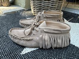 Tods Makassins aus Veloursleder in Beige