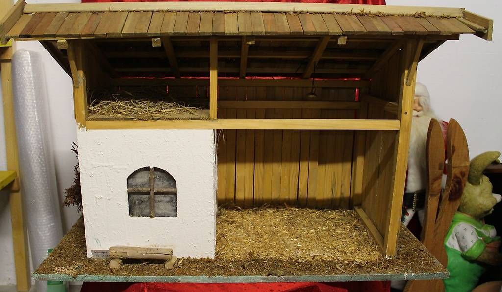 Articles en bois: Grosser Krippenstall – Neuf avec emballage d'origine à Moosseedorf par Tigerlily1