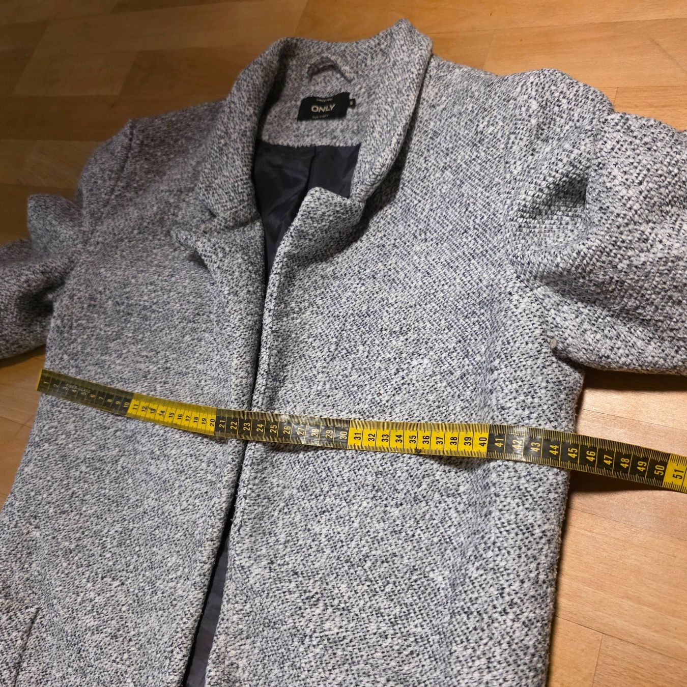 Only Giacche: ONLY Blazer Grau Weiß Gr. S Übergangsjacke – Usato da Wald ZH venduto da CapLux 3