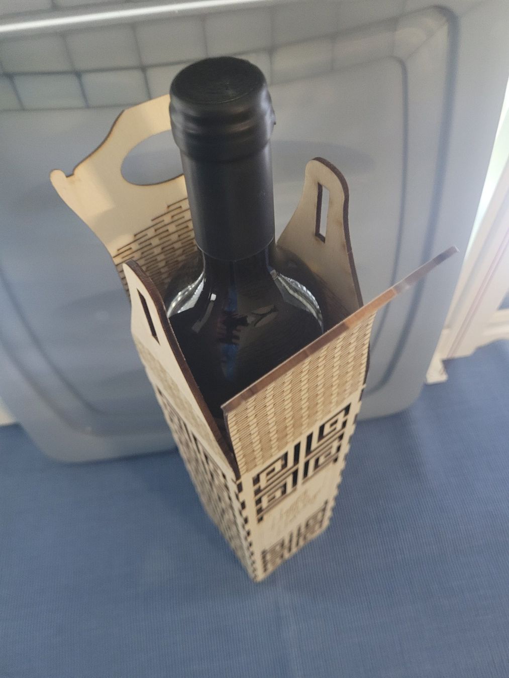 Sonstiges: Weinbox – Neu (gemäss Beschreibung) aus Schwarzenburg von Obofi 1