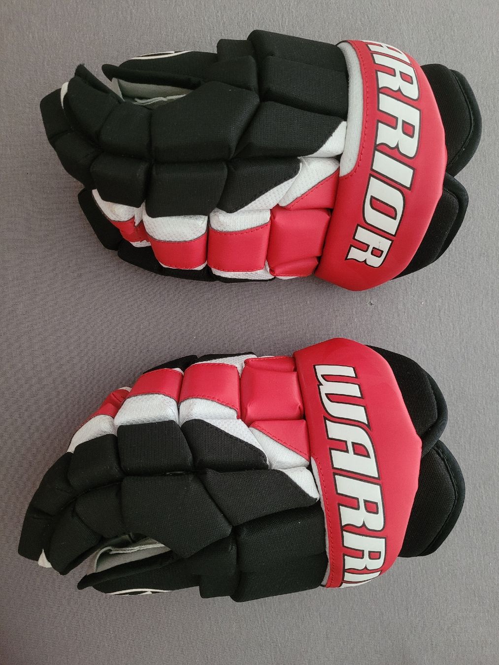 Autres accessoires hommes: Eishockeyhandschuhe – Neuf (Voir description) à Rüti ZH par 18c_6frl
