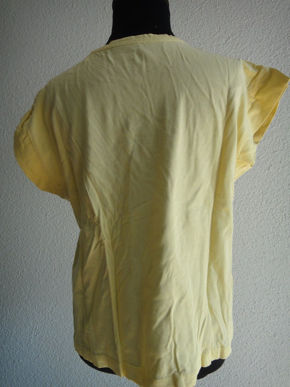 Guess Blusen, T-Shirts & Tops: T-Shirt "Guess" 8 Jahre – Gebraucht aus Winterthur von LemonTree5 2