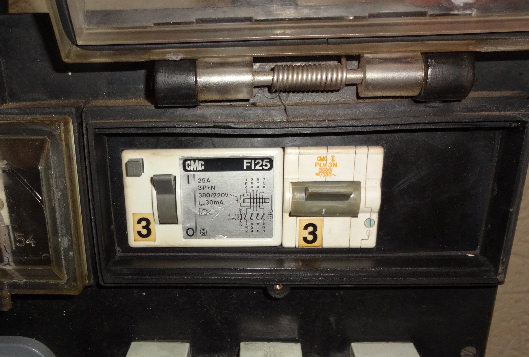 GIFAS Elettrotecnica: Stromverteiler Baustromverteiler von GIFAS 63A mit Kabel – Usato da St. Gallen venduto da WWL 4