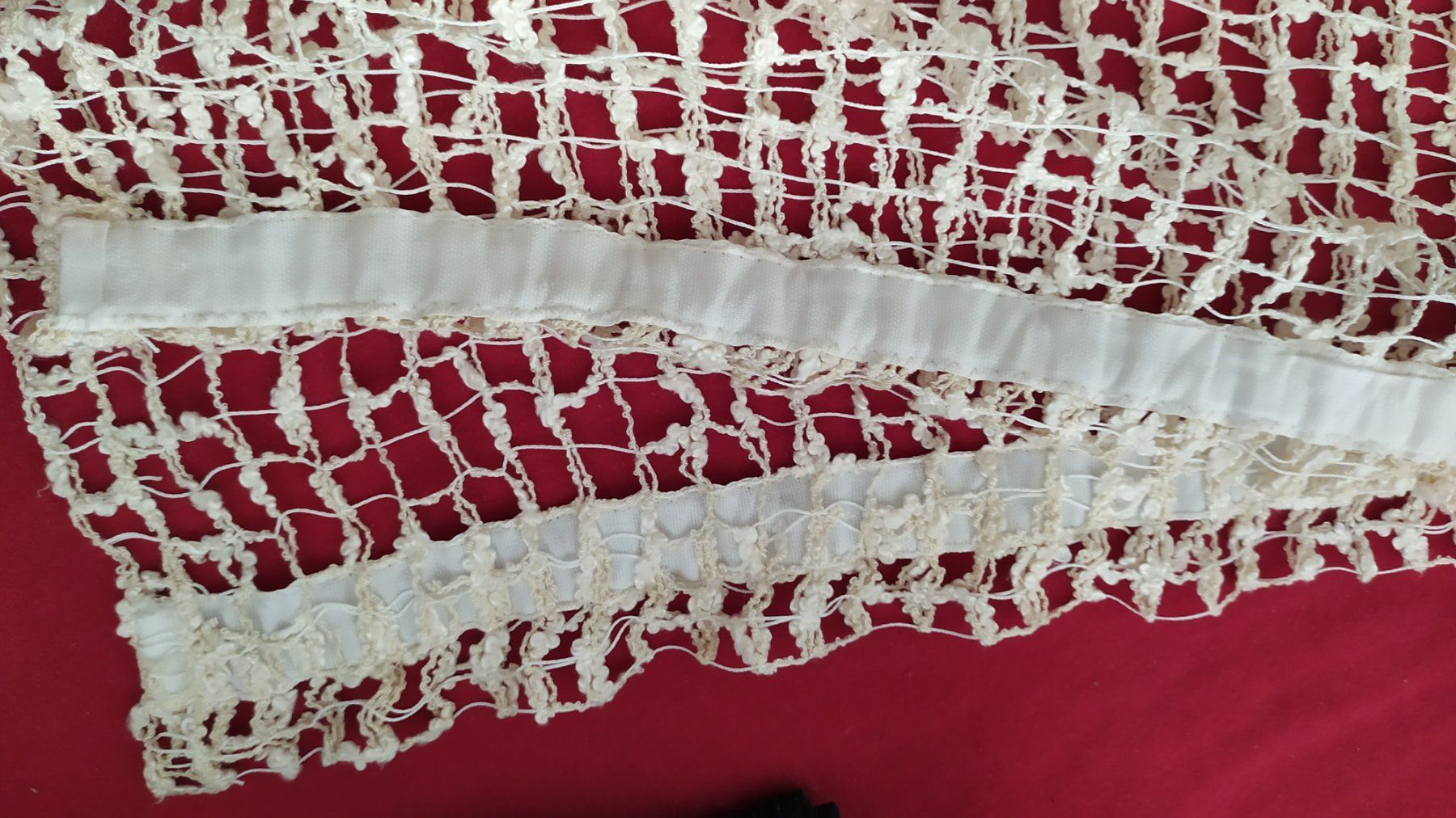 Vorhänge: 3 grossmaschige Vorhänge 115x115 cm – Gebraucht aus Chezard St-Martin von Loucail 1