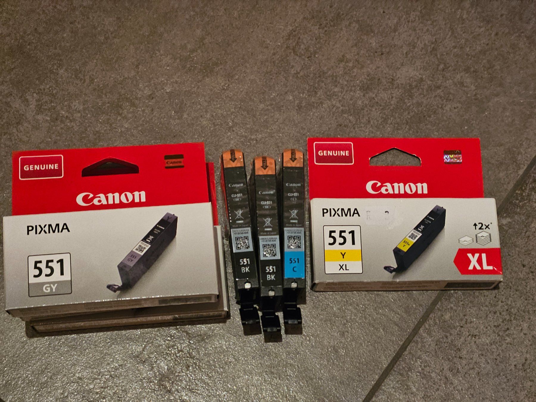 Pixma Cartucce per stampanti & toner: 3x Canon Pixma 551 GY, 2x BK, 551C und 1x 551Y XL – Nuovo e nell'imballaggio originale da Oberurnen venduto da Khelen
